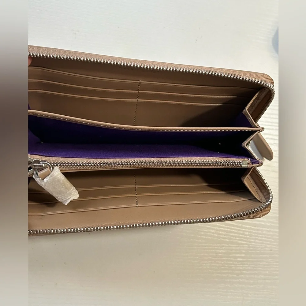 NWOT cream/beige and purple leather Ralph Lauren zipper wallet classic chic